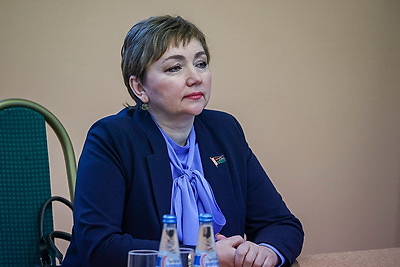 Прямой разговор о будущем: эксперты и депутаты разъясняют молодежи, как решения ВНС касаются каждого