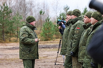 Борьба с дронами и бой в лесу. В Лепельском районе проходит оперативный сбор командного состава ВС