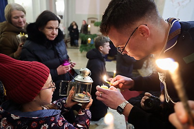 Свет единения и покоя. Вифлеемский огонь прибыл в Минск