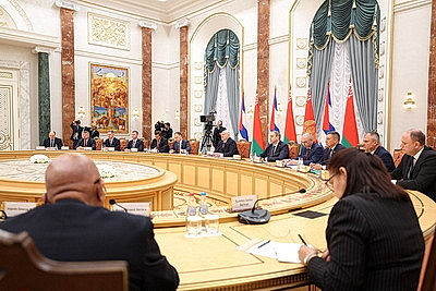 Встреча президентов Беларуси и Кубы проходит во Дворце Независимости