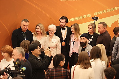 \"Лiстапад\": специальный приз Президента Беларуси присужден китайскому режиссеру Чжан Чжуну