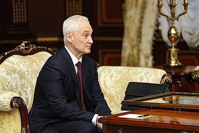 Лукашенко провел встречу с министром обороны России