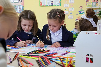 В школах Беларуси подходит к завершению первая учебная четверть