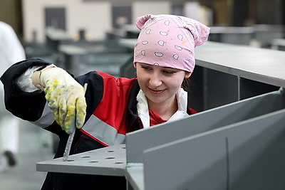 Кочанова ознакомилась с производством металлоконструкций в Новополоцке