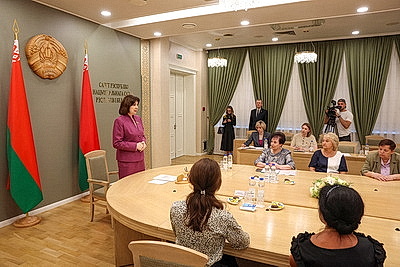 Кочанова провела встречу с активом Белорусской ассоциации многодетных родителей