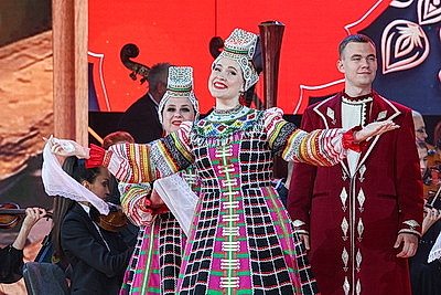 \"Это наша Победа!\" Гала-концерт артистов эстрады Беларуси и России прошел в Витебске с аншлагом