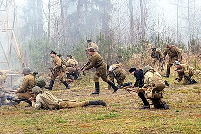 Масштабная военно-историческая реконструкция состоялась в мемориальном комплексе \"Партизанская криничка\" в Гомеле