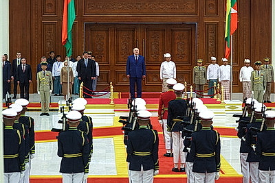 Лукашенко встретился с Мин Аун Хлайном в Президентском дворце в Нейпьидо