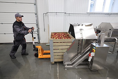 Предприятие по производству соков прямого отжима открылось в Шарковщине