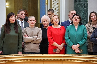 \"Красота и строгость, тепло и уют\". Масштаб и интерьеры Дворца Независимости впечатлили новых гостей