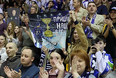 \"Юность\" разгромила \"Витебск\" и сравняла счет в финале Кубка Президента