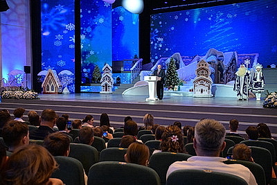 Лукашенко: страна всегда сильна традициями, одна из них в Беларуси - новогодние поздравления детей