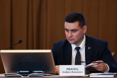Микроэлектроника, биотехнологии, ИИ. Гусаков перечислил приоритеты развития белорусской науки