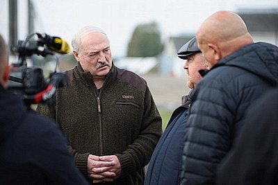 Лукашенко ознакомился с реализацией проектов на Полесье