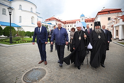 Лукашенко посетил монастырь в Жировичах