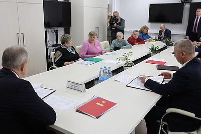 Сергеенко провел личный прием граждан в Шарковщине