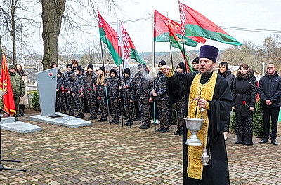 Валуны из Бешенковичей передали для памятника морякам в Санкт-Петербурге