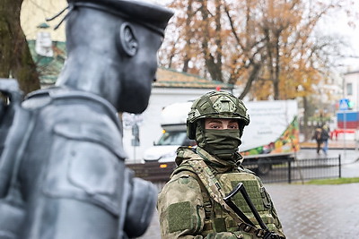 Аллея фонарей в Бресте пополнилась новым арт-объектом