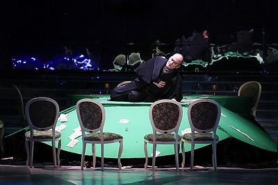 \"Что наша жизнь? Игра!\" Известная ария прозвучала в Большом театре Беларуси