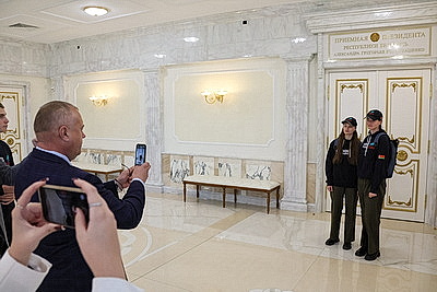 Кадеты и финалисты турнира \"Вызов\" побывали в залах Дворца Независимости