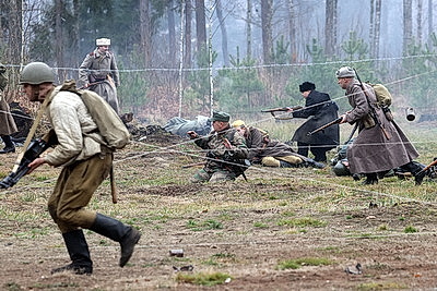 Масштабная военно-историческая реконструкция состоялась в мемориальном комплексе \"Партизанская криничка\" в Гомеле