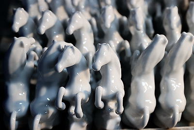 Добрушский фарфоровый завод изготовил тематическую продукцию к Новому году