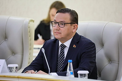 Крутой провел встречу с членом Постоянного комитета Политбюро ЦК КПК