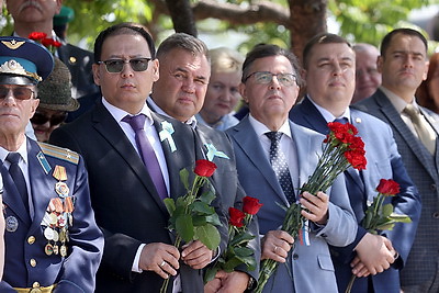 Памятник советским пограничникам открыли у стен Брестской крепости
