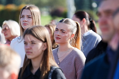 Финалисты конкурса \"Семья года\" почтили память героев Великой Отечественной войны в Минске