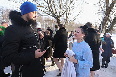 Православные верующие празднуют Крещение Господне