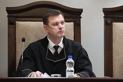 Офицер СС Ганс Зиглинг обвиняется в убийстве не менее 1,7 тыс. человек, включая 238 детей