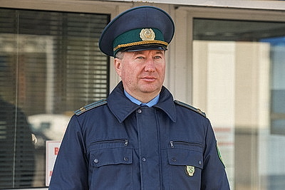 \"Не торопятся работать\". Как литовская сторона принимает грузовики в пункте пропуска \"Бенякони\"