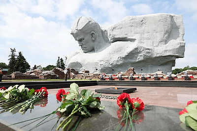 Пламя Вечного огня из Брестской крепости передадут в Центральный парк ВС России \"Патриот\"