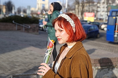 Плац-концерты, море цветов и теплых слов. В Бресте мужчины поздравили женщин