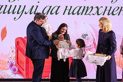 \"Спадчына бацькоў: ад кашулі да натхнення\": мероприятие ко Дню отца объединило семьи разных поколений