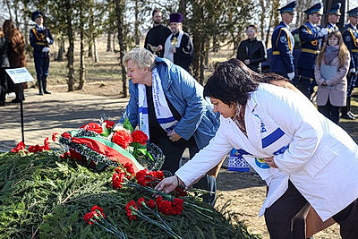 Останки 12 жертв геноцида белорусского народа перезахоронили в Кобрине