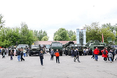 Радостно, трепетно, масштабно празднуют День Победы в Бресте