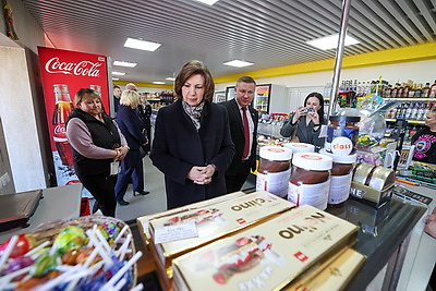 Перспективы развития молочного комбината и агропредприятия: Кочанова посетила Полоцкий район