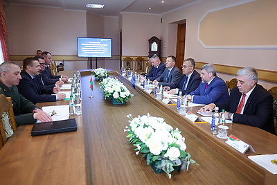 Делегация ОДКБ посетила погранзаставу и пункт пропуска \"Брузги\"