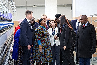 Парламентская делегация Зимбабве посетила РНПЦ \"Мать и дитя\" и МТЗ