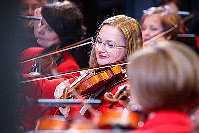 Музыка, объединившая поколения: оркестр имени Финберга переосмыслил хиты из советских фильмов