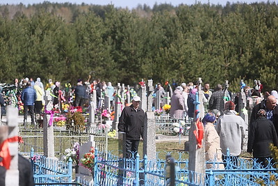 Православные верующие отметили Радуницу