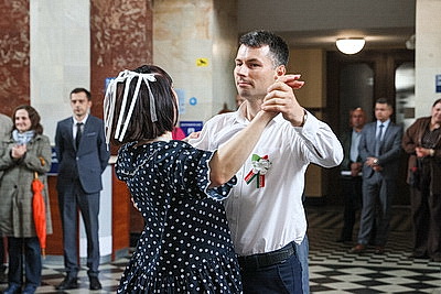 Вальс Победы станцевали в Бресте и Витебске