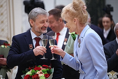Лукашенко в преддверии священного праздника Дня Победы вручил государственные награды
