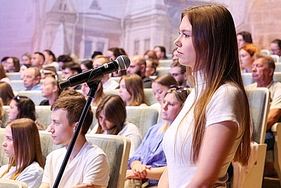 Максимально открытый диалог. Встречи экспертов с населением проходят в регионах