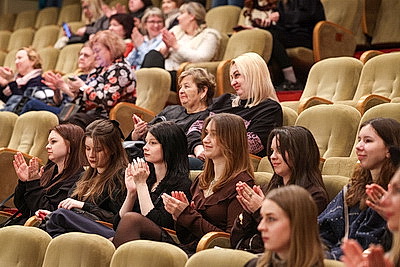 В Гродненском областном драматическом театре готовят премьеру - комедию-буфф \"Свадьба\"