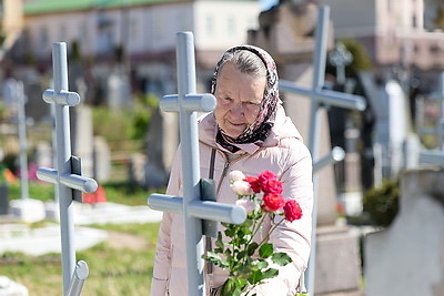 Православные верующие отметили Радуницу