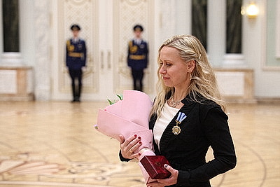 Едины в стремлении сделать страну лучше. Лукашенко в преддверии 8 Марта вручил женщинам госнаграды