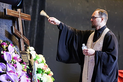 В Минске простились с народным поэтом, одним из авторов Государственного гимна Владимиром Каризной