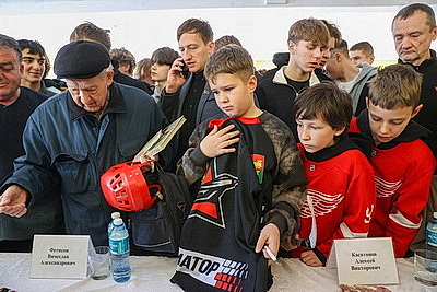 Легенды хоккея провели мастер-класс для юных игроков ХК \"Брест\"